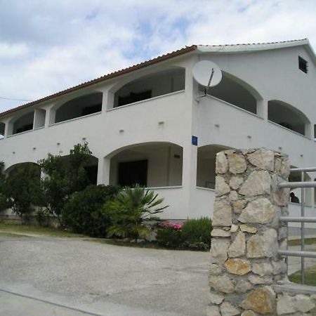 Apartmani Vibovec Lana 305 Лопар Экстерьер фото